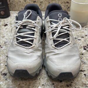 On Running Men's Gray Running Shoes
